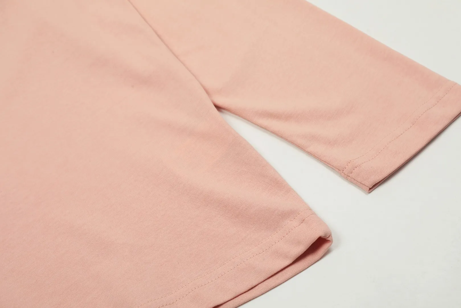 VIVI8820 vivienne west wood Vivienne American baseball style heavy industry multi-color printed Saturn long sleeves Super design sense Super practical for wearing inside and outside 200G thin base Size: S M L mint green haze blue dirty pink